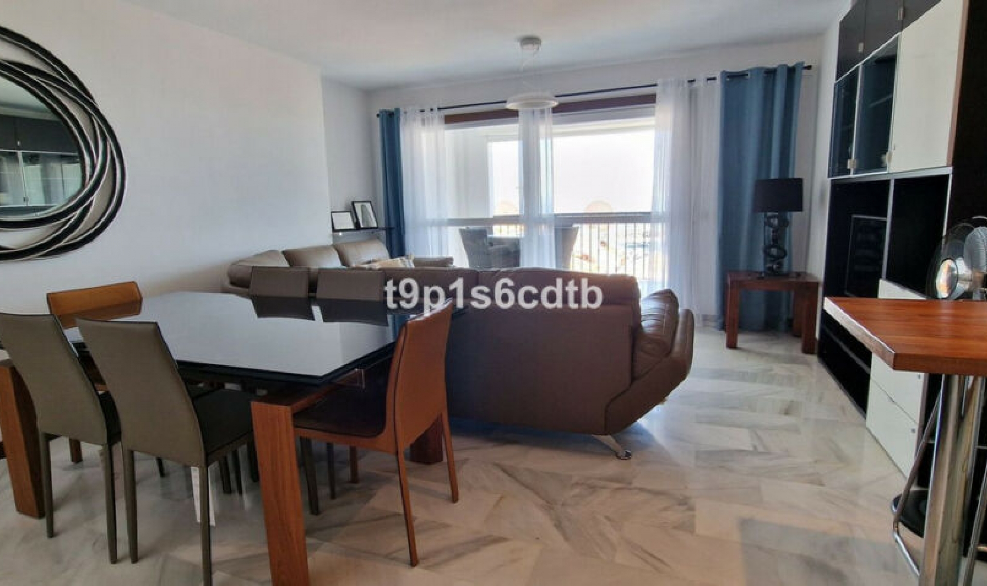 Resale - Apartment -
Puerto Banús