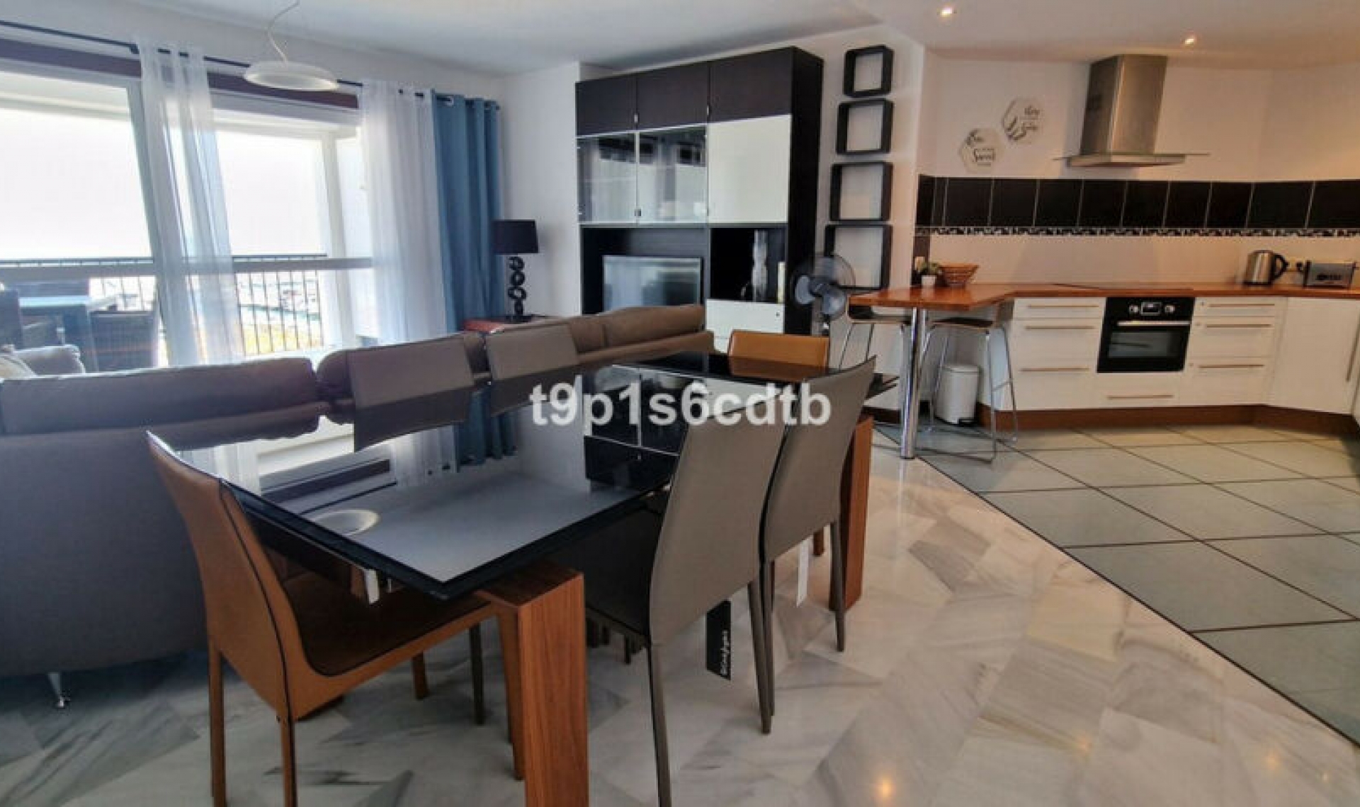 Resale - Apartment -
Puerto Banús