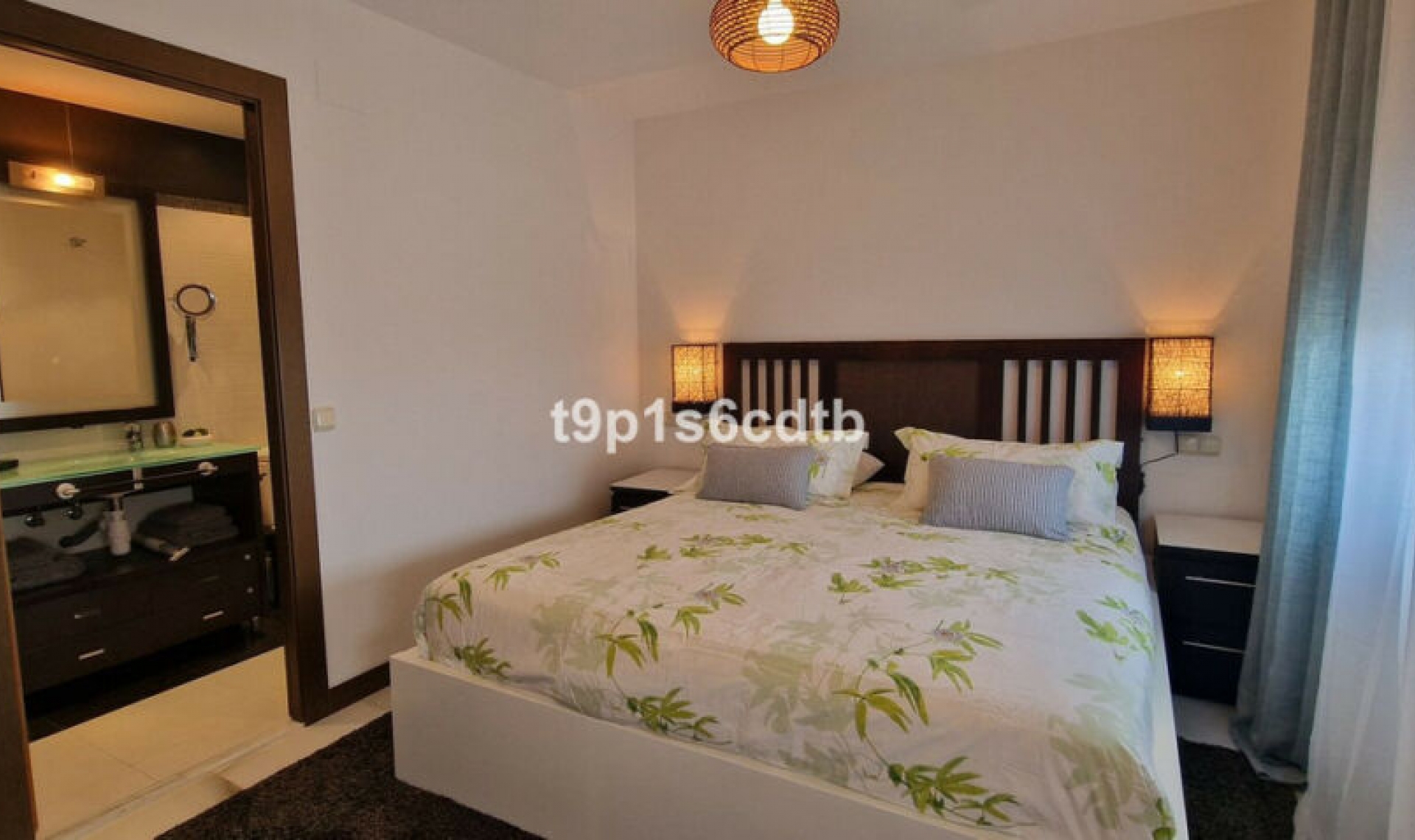 Resale - Apartment -
Puerto Banús