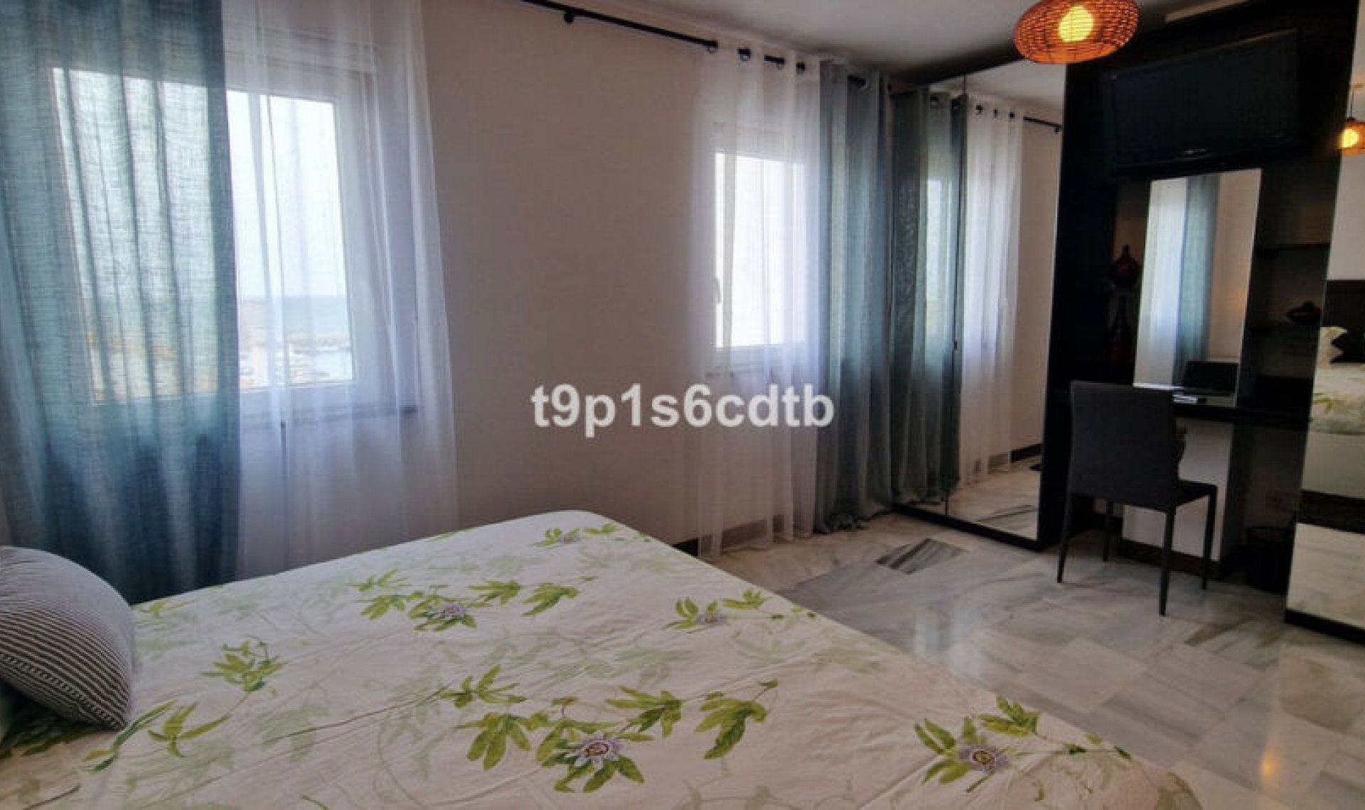 Resale - Apartment -
Puerto Banús