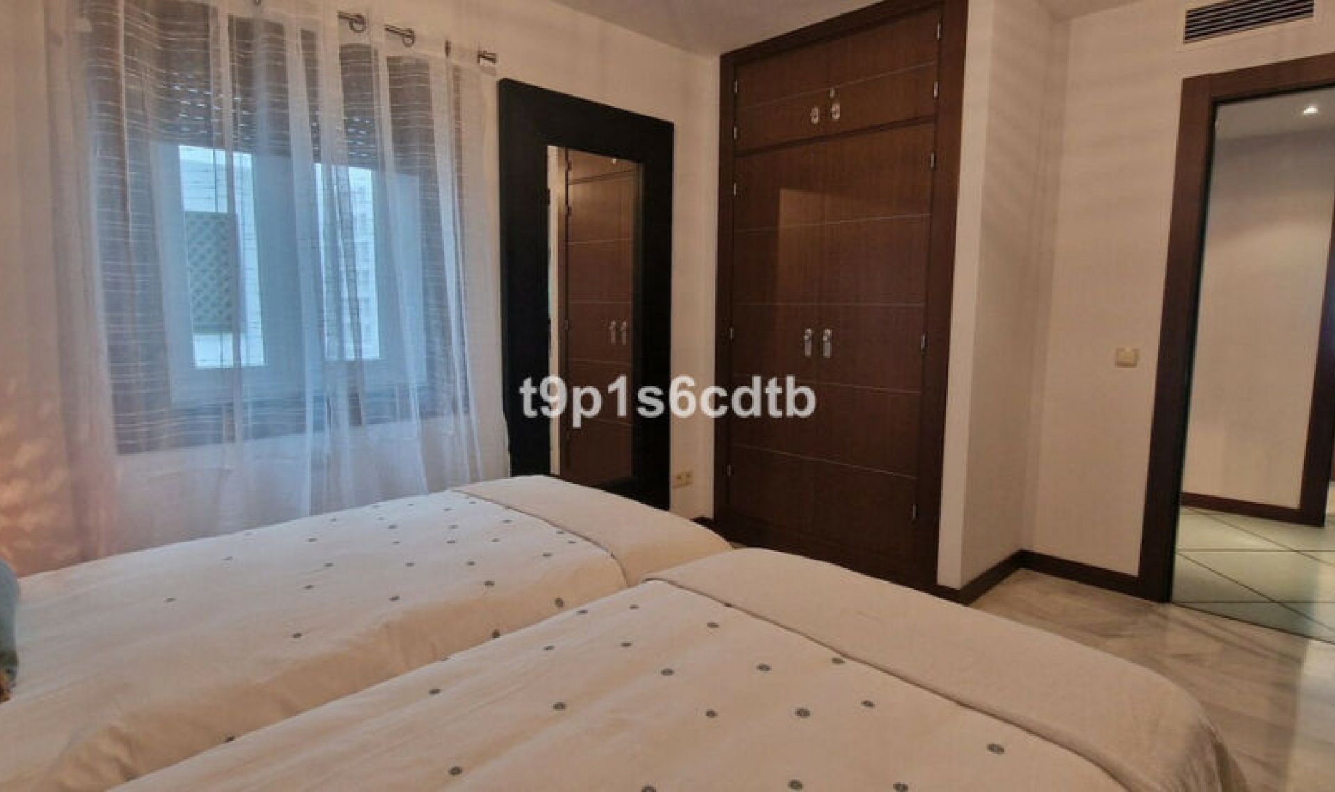 Resale - Apartment -
Puerto Banús