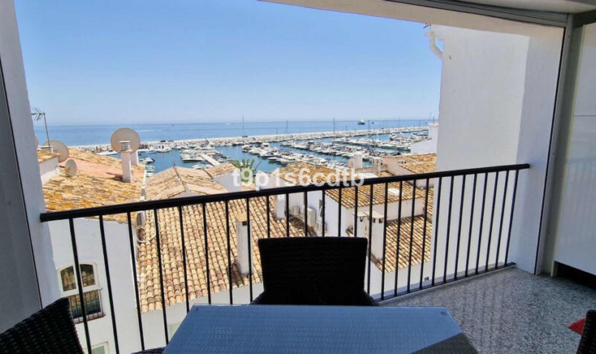 Resale - Apartment -
Puerto Banús