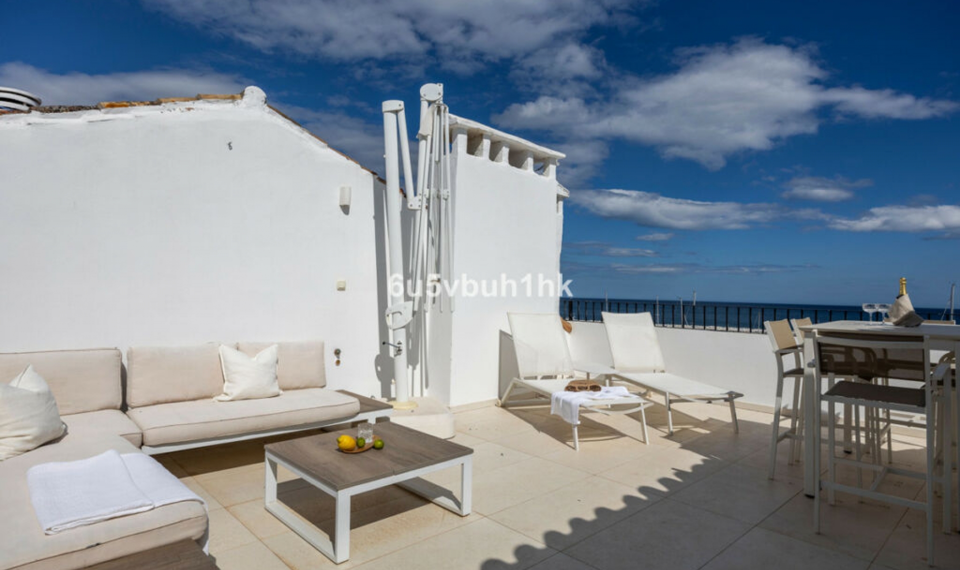 Resale - Apartment -
Puerto Banús