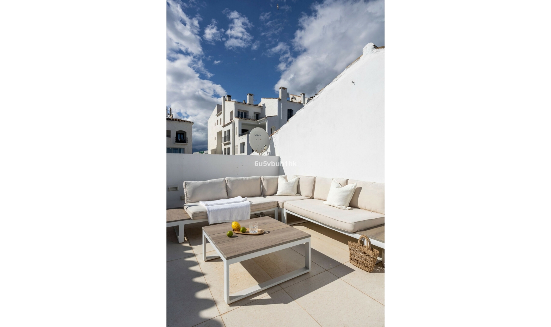 Resale - Apartment -
Puerto Banús