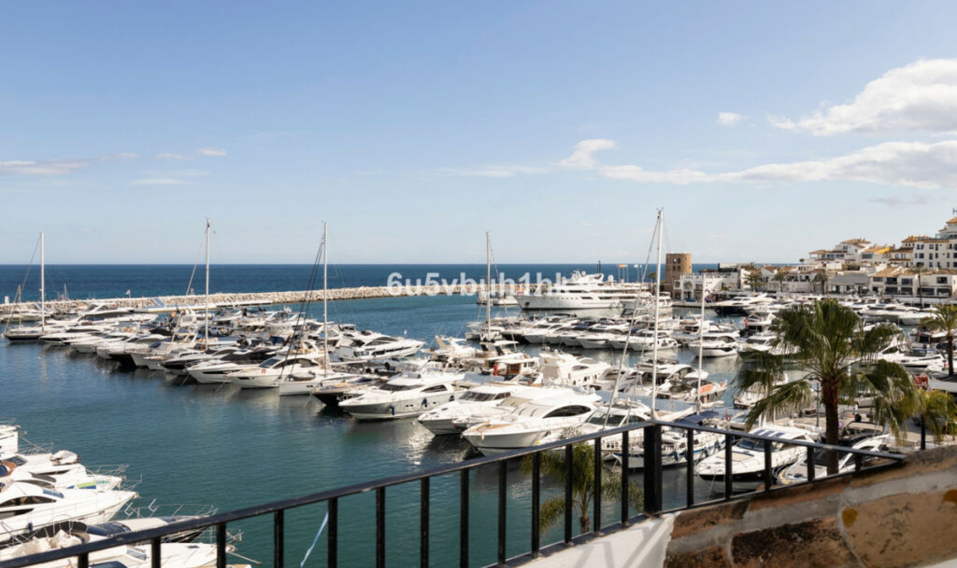 Resale - Apartment -
Puerto Banús