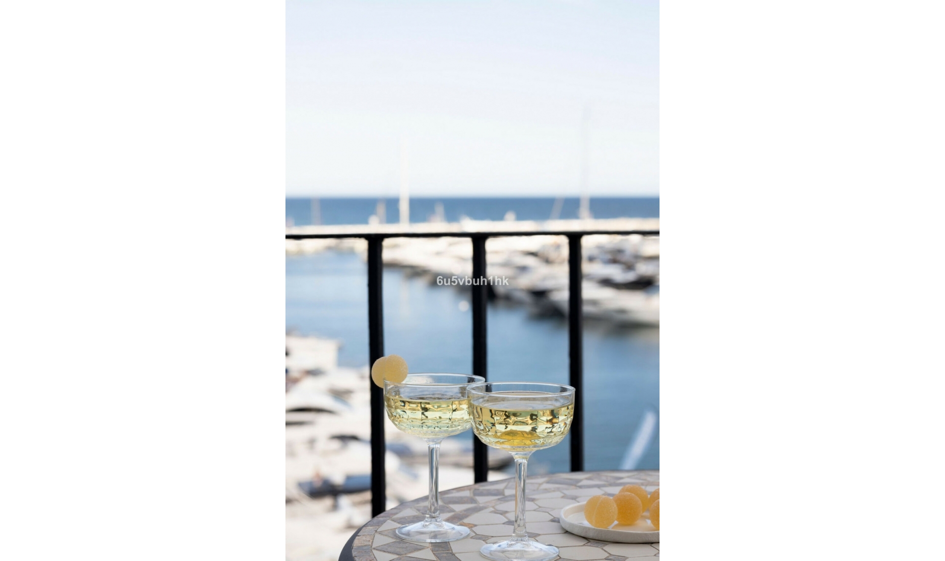 Resale - Apartment -
Puerto Banús