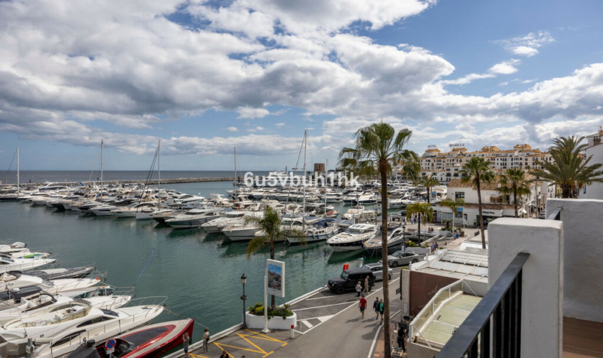 Resale - Apartment -
Puerto Banús