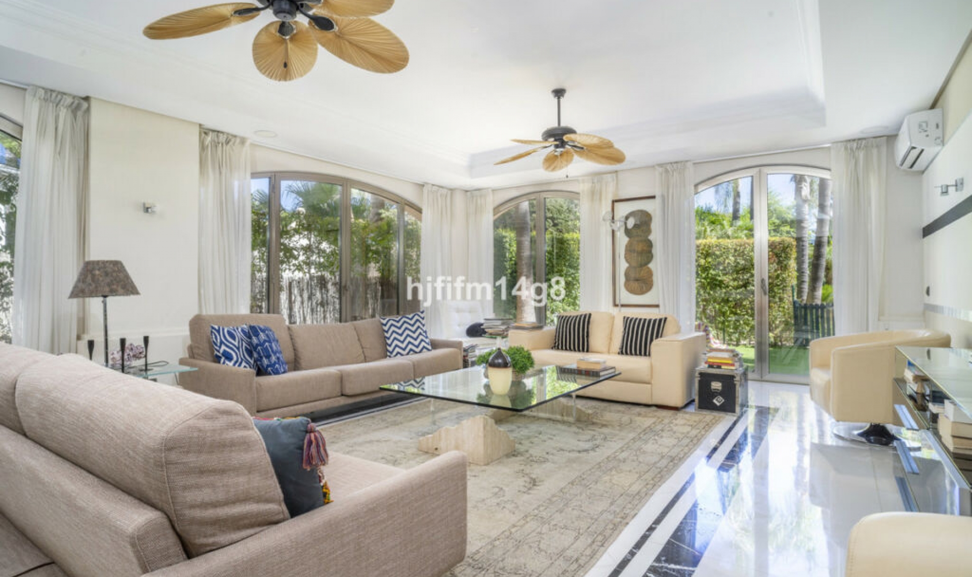 Resale - Apartment -
Puerto Banús