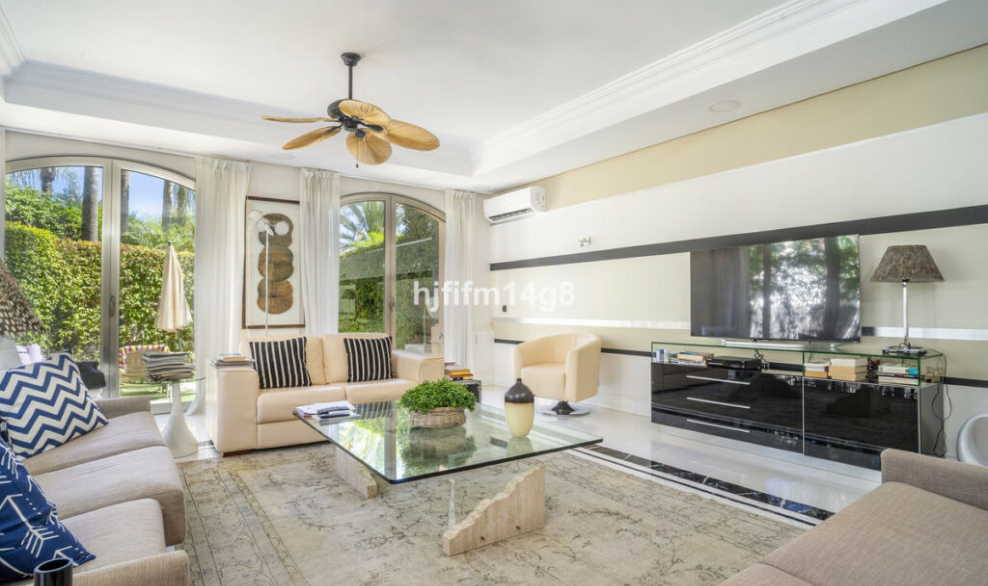 Resale - Apartment -
Puerto Banús