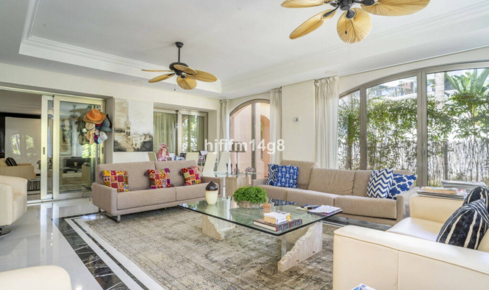 Resale - Apartment -
Puerto Banús
