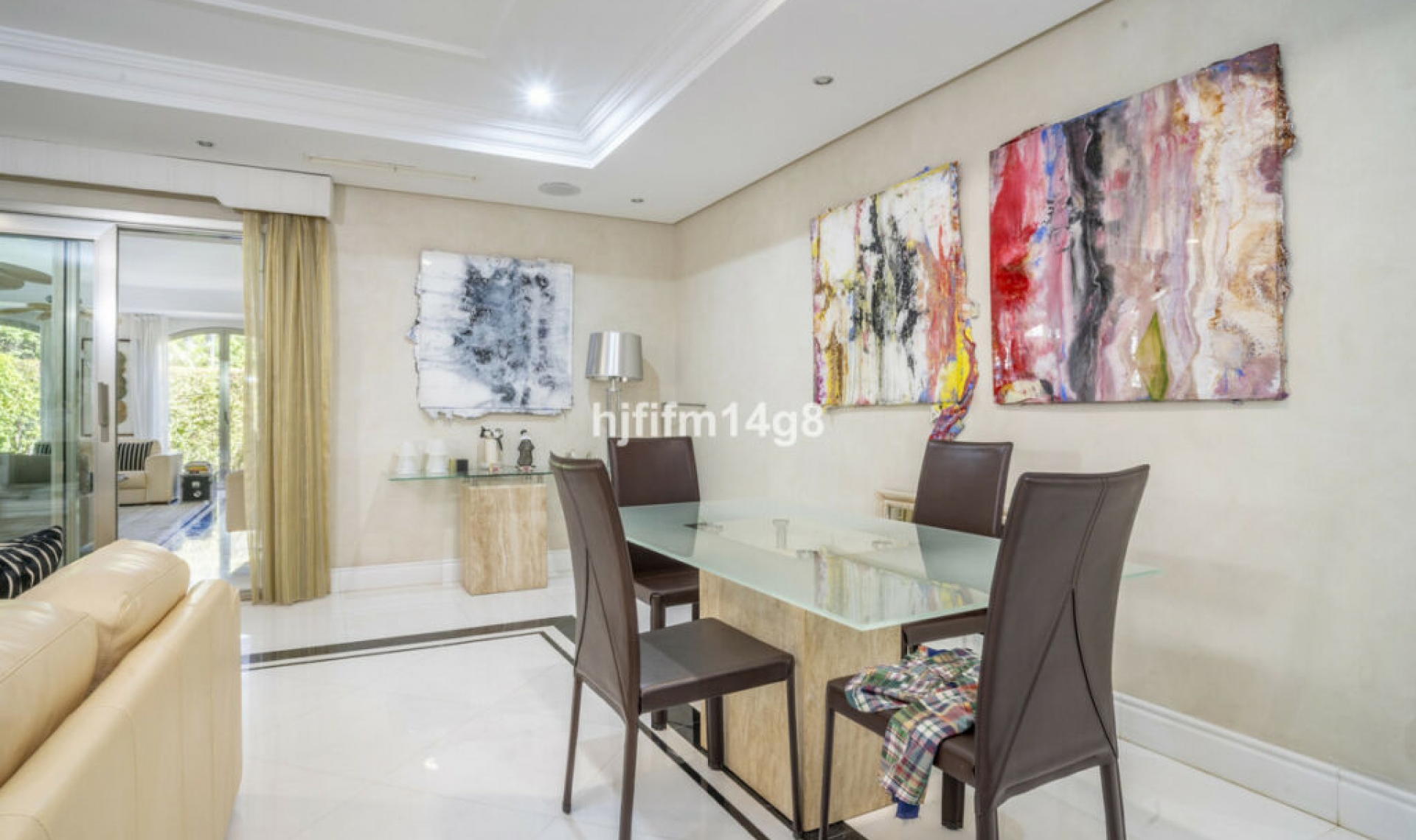 Resale - Apartment -
Puerto Banús