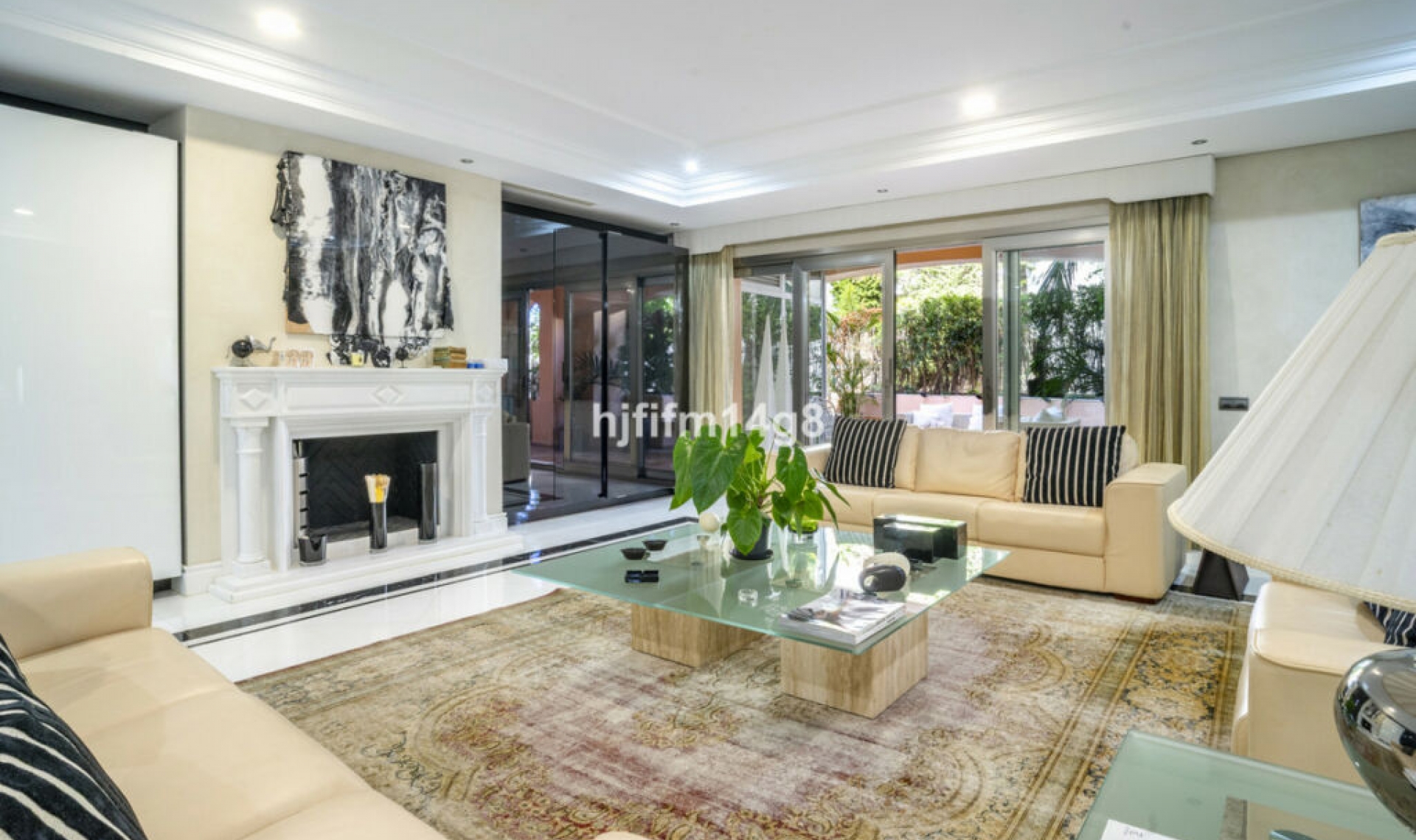 Resale - Apartment -
Puerto Banús