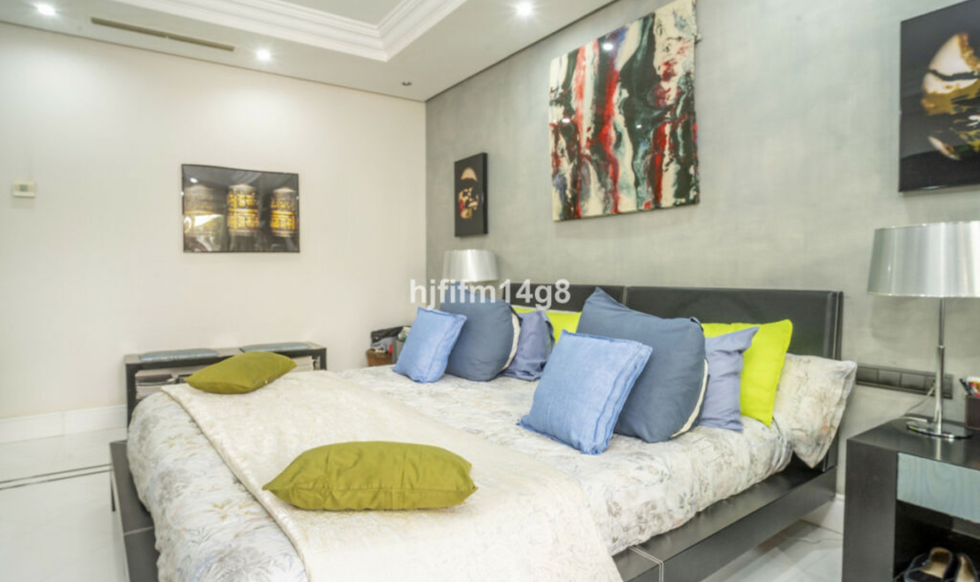 Resale - Apartment -
Puerto Banús