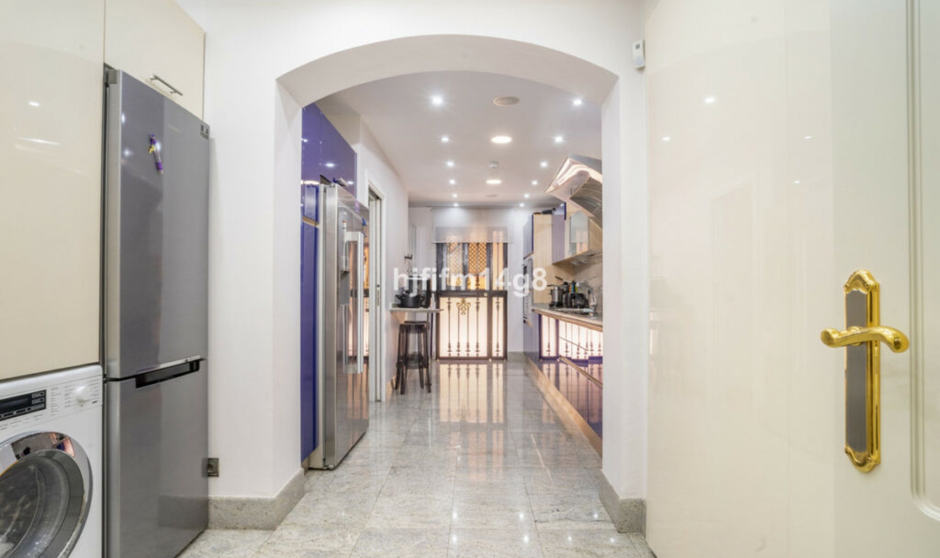 Resale - Apartment -
Puerto Banús