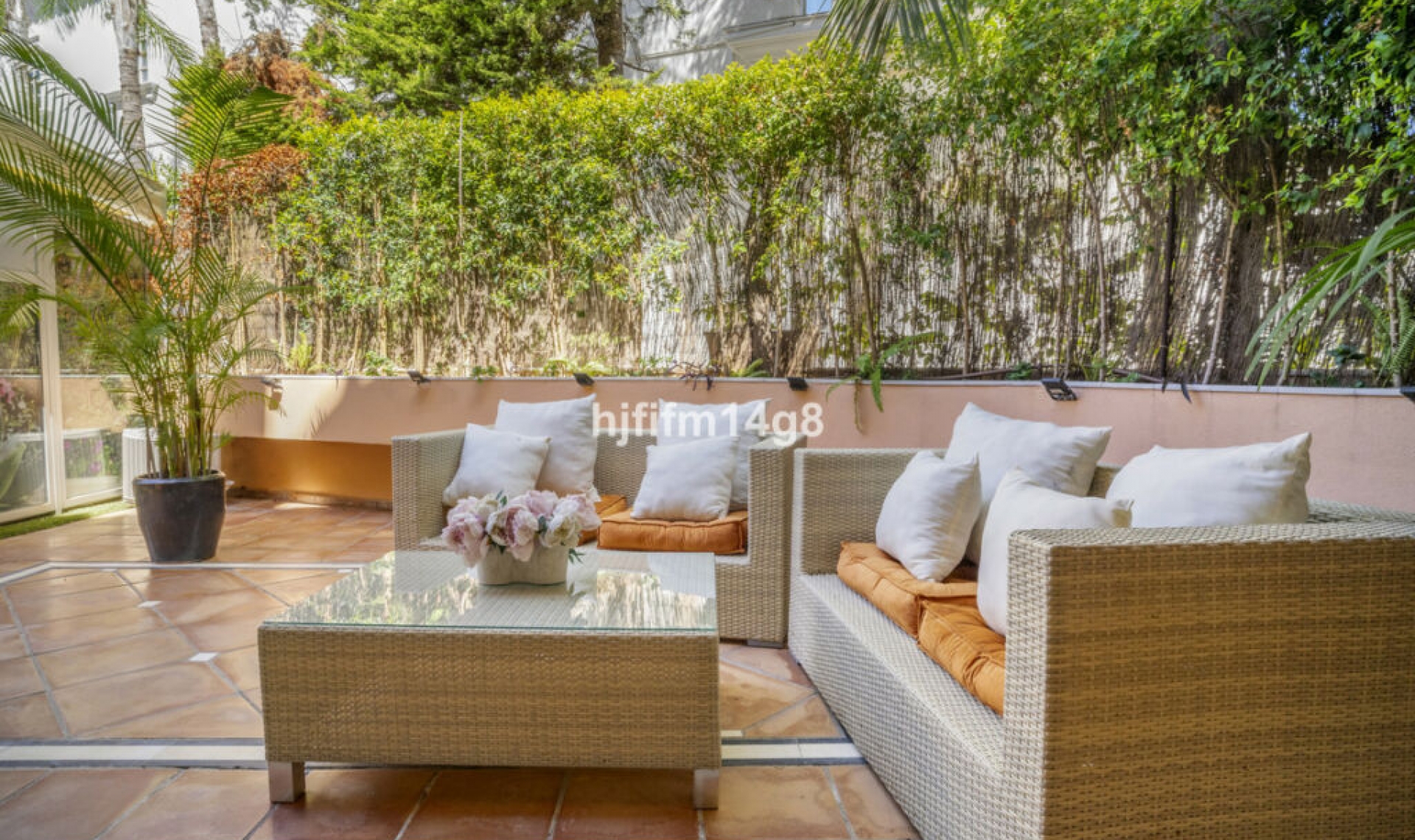 Resale - Apartment -
Puerto Banús