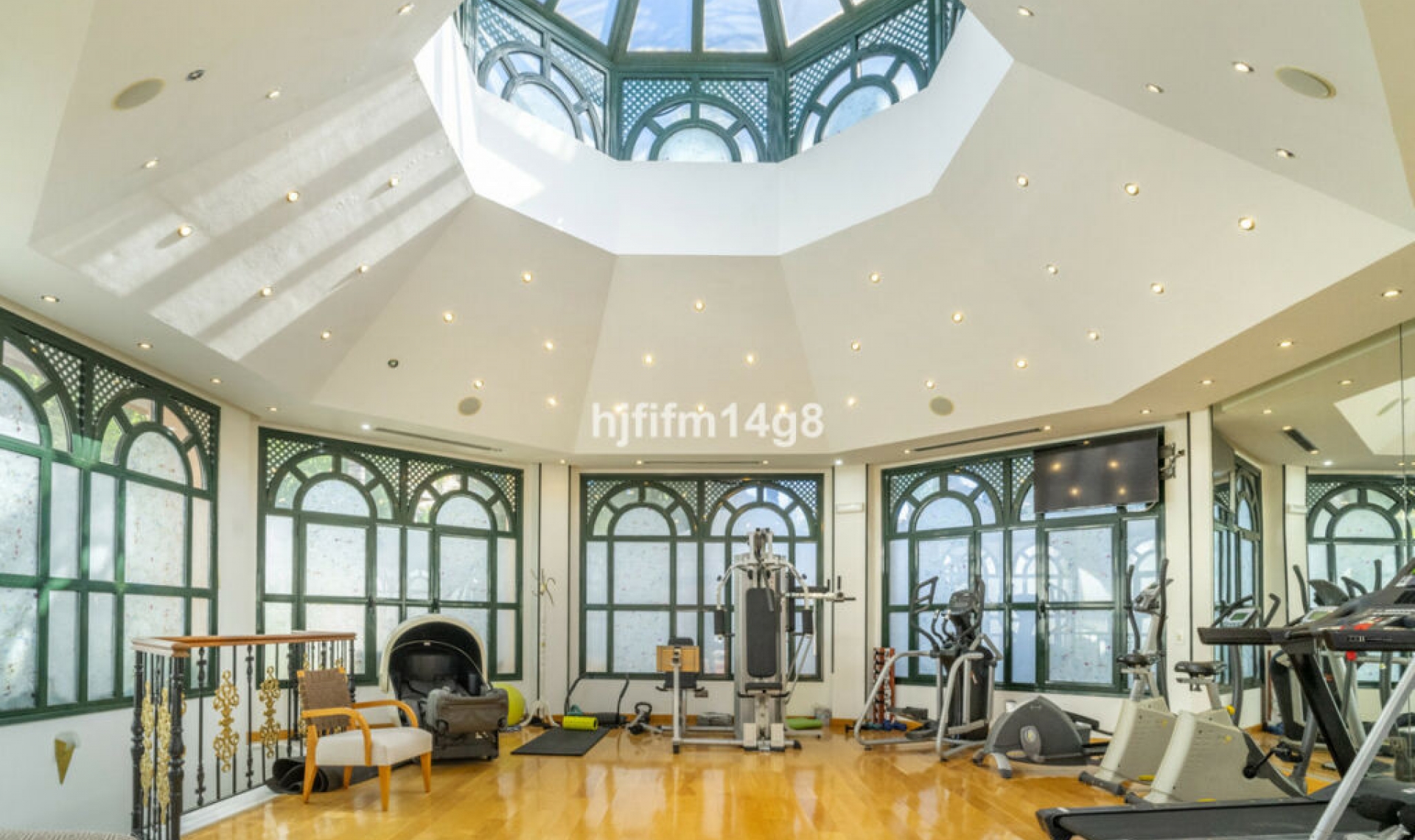 Resale - Apartment -
Puerto Banús