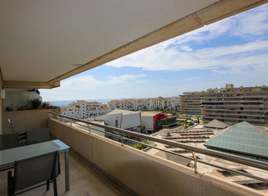 Resale - Apartment -
Puerto Banús