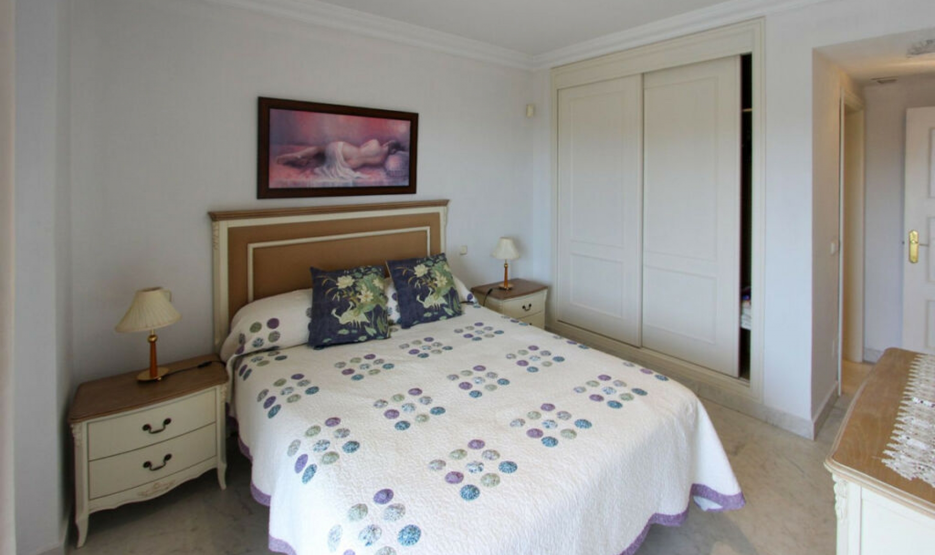 Resale - Apartment -
Puerto Banús