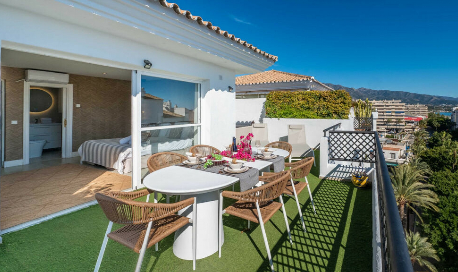 Resale - Apartment -
Puerto Banús