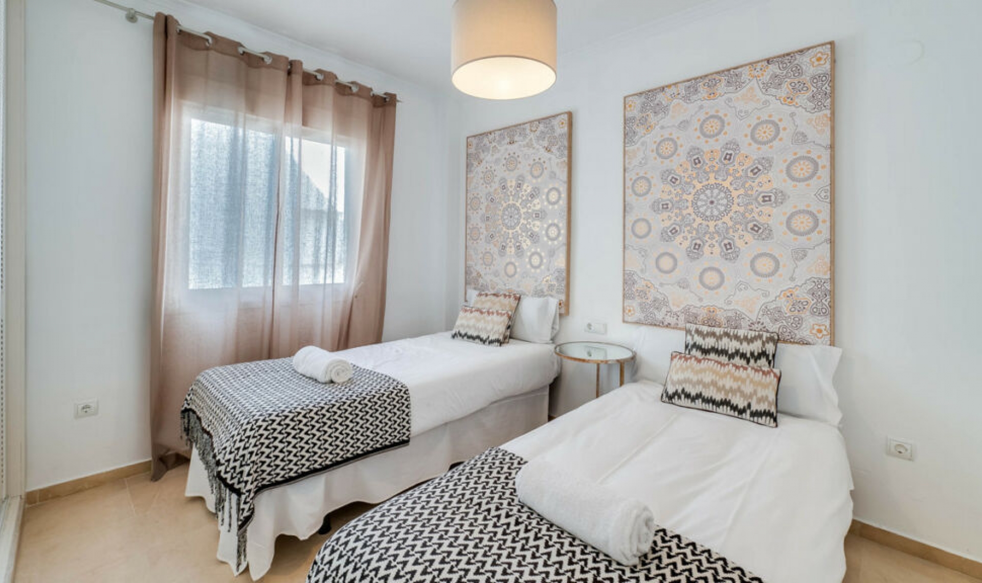 Resale - Apartment -
Puerto Banús