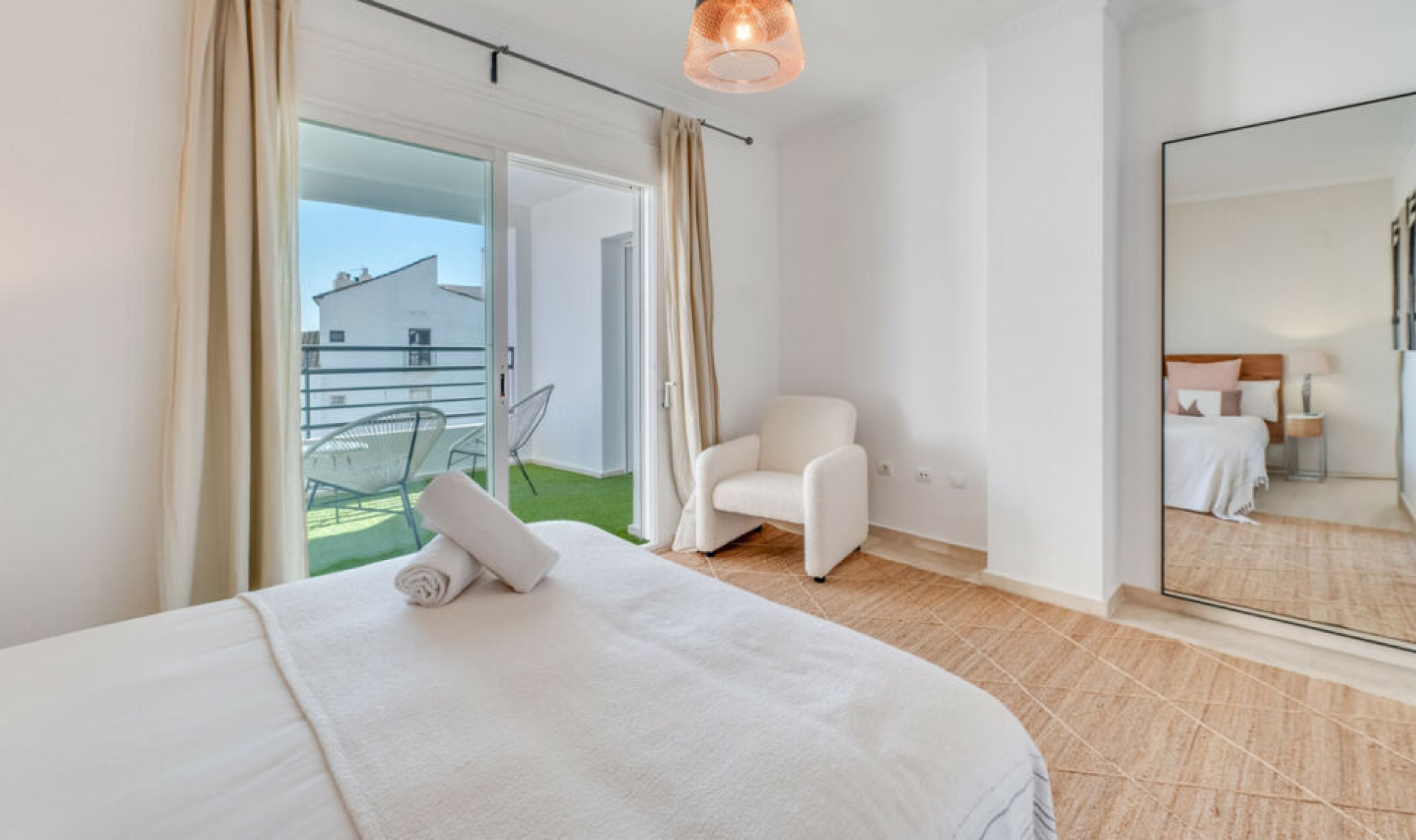 Resale - Apartment -
Puerto Banús