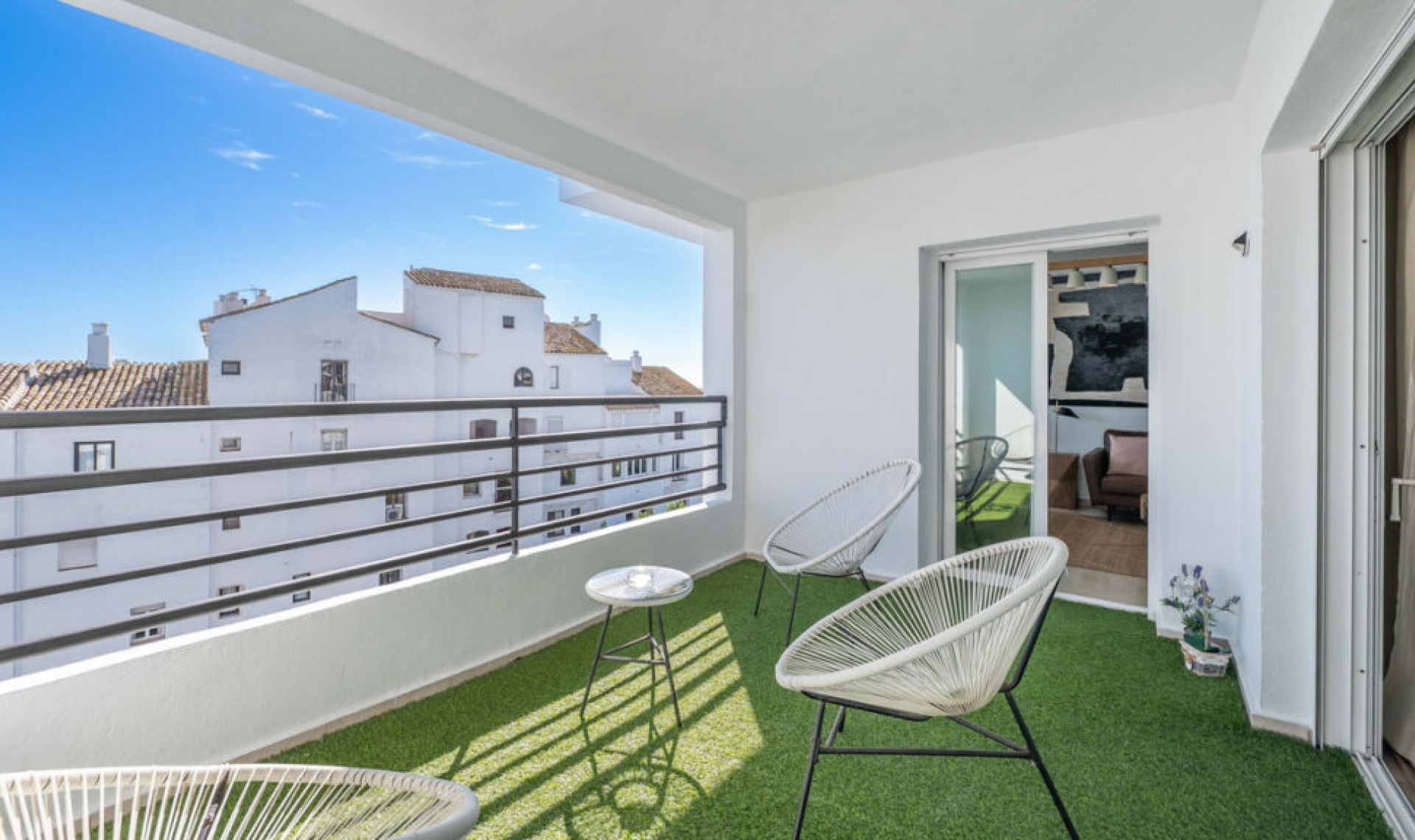 Resale - Apartment -
Puerto Banús