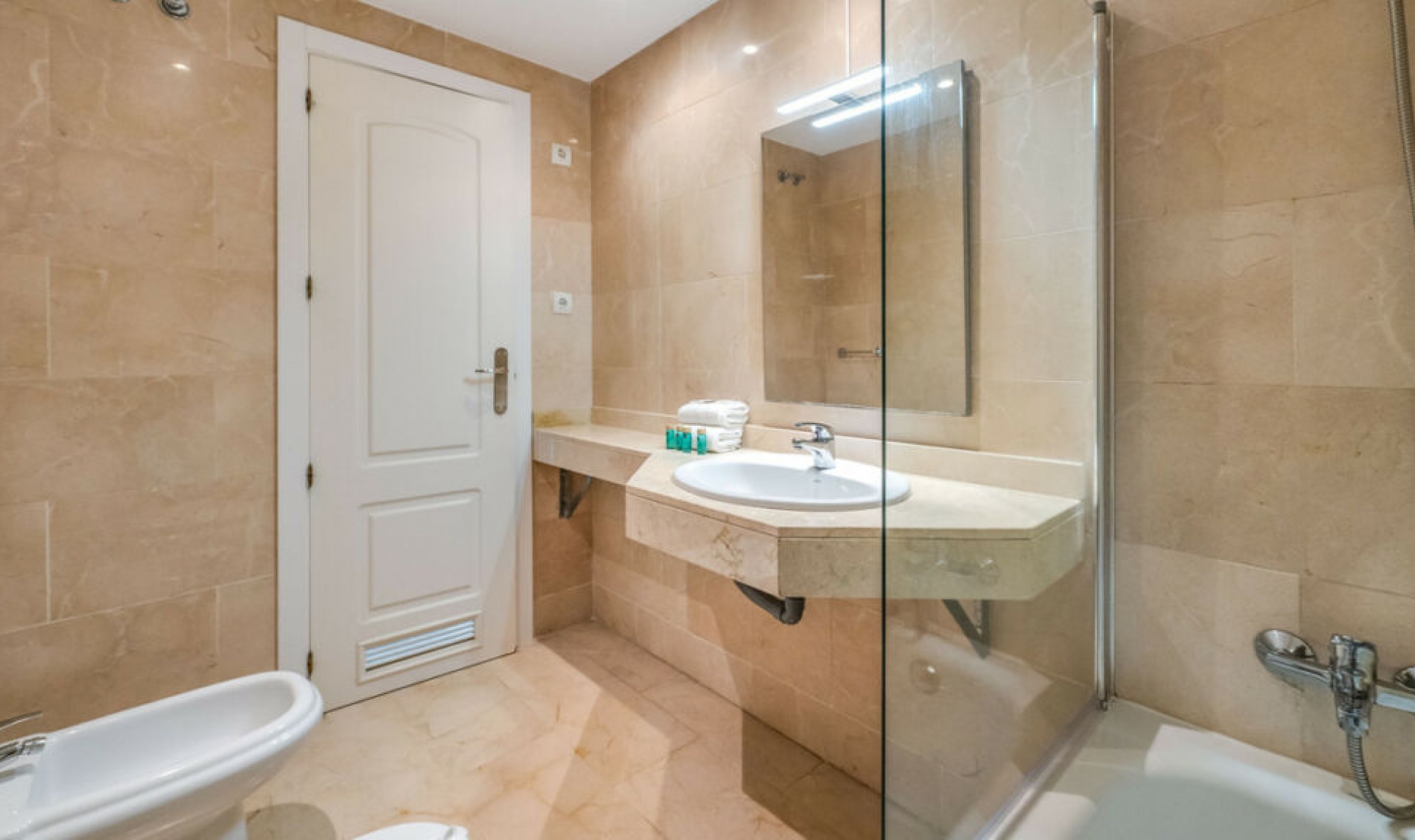 Resale - Apartment -
Puerto Banús