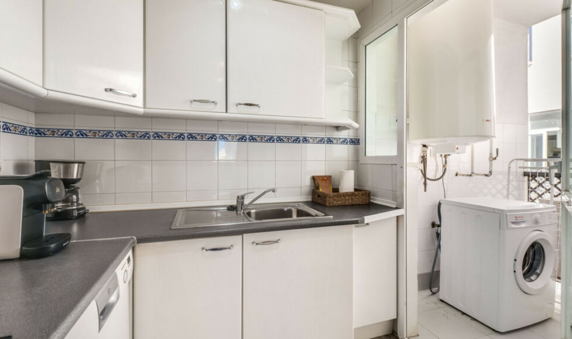 Resale - Apartment -
Puerto Banús