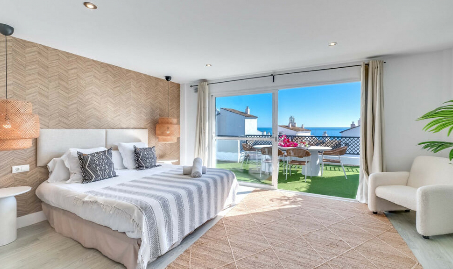 Resale - Apartment -
Puerto Banús