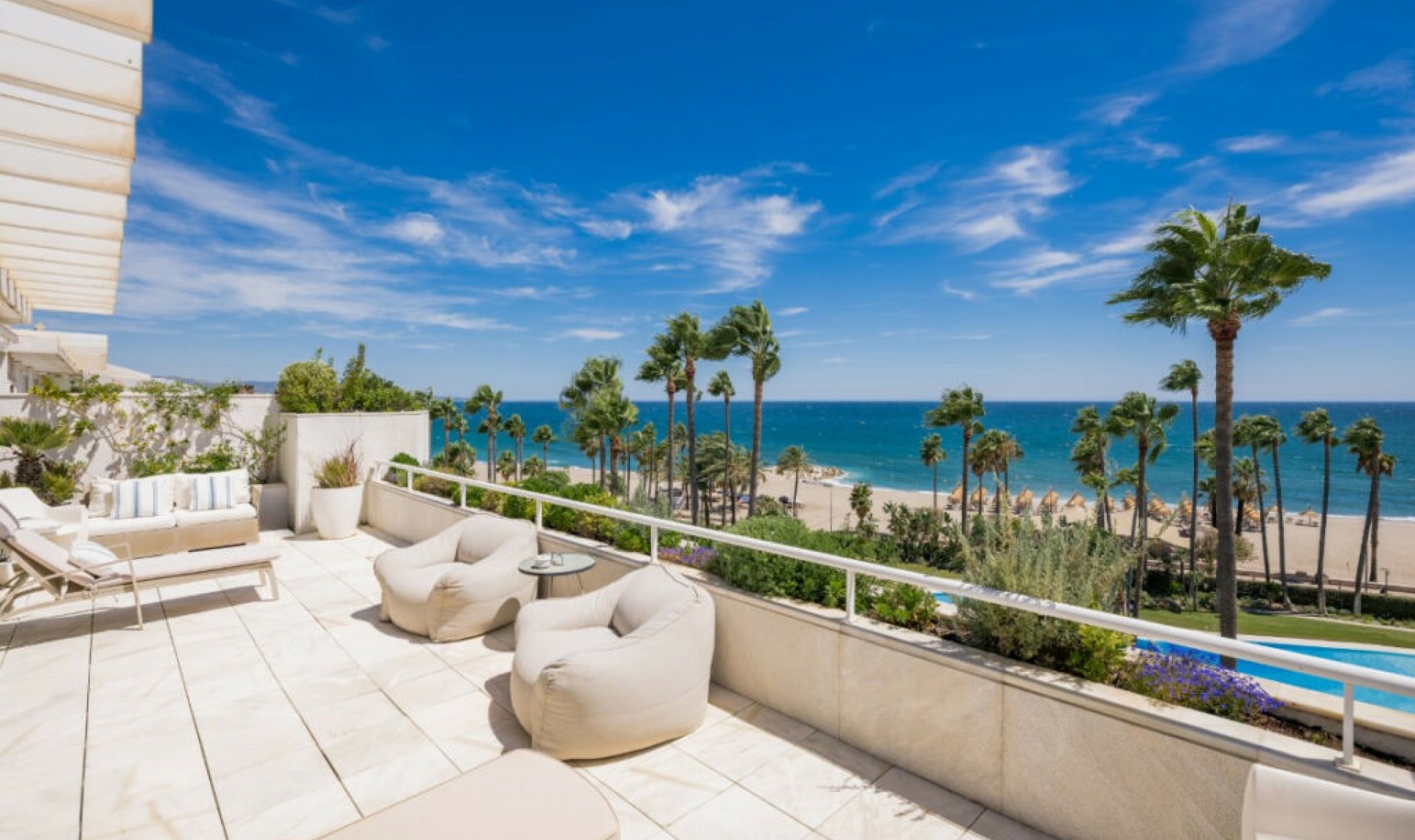 Resale - Apartment -
Puerto Banús