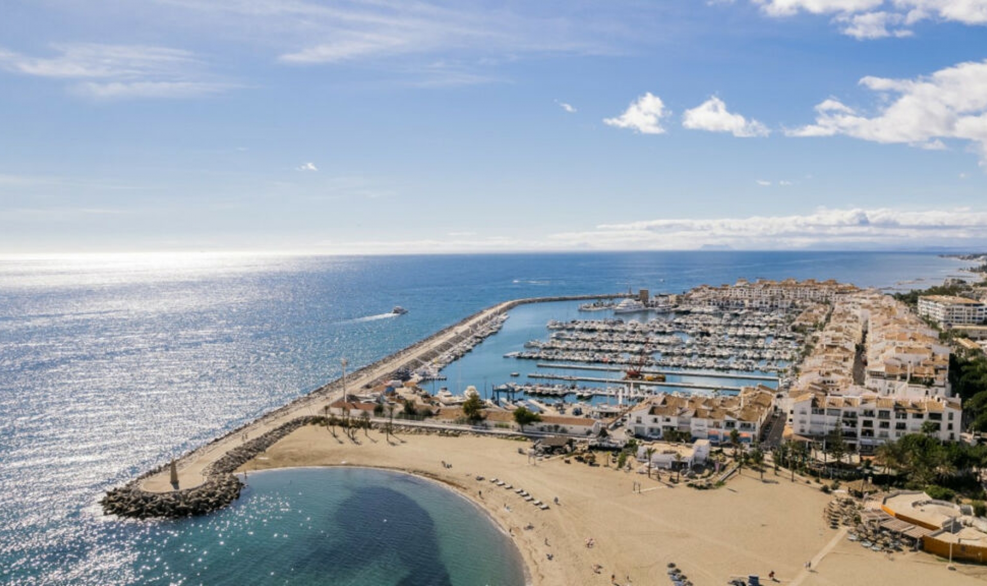 Resale - Apartment -
Puerto Banús