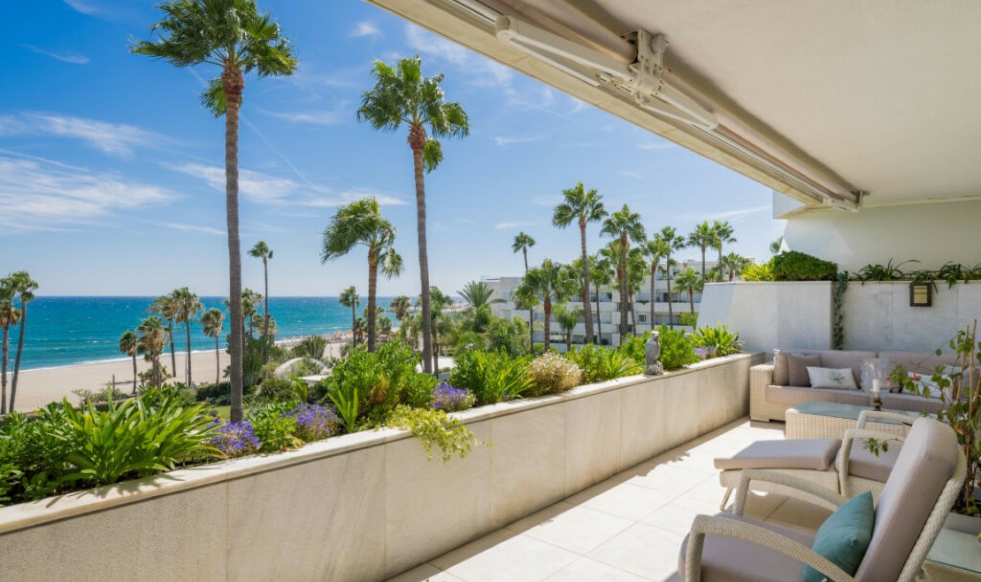 Resale - Apartment -
Puerto Banús