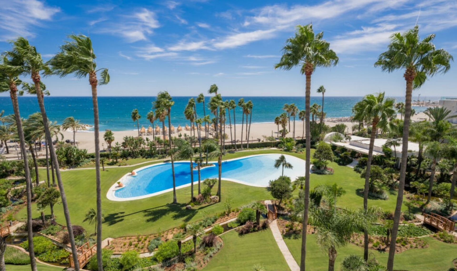 Resale - Apartment -
Puerto Banús