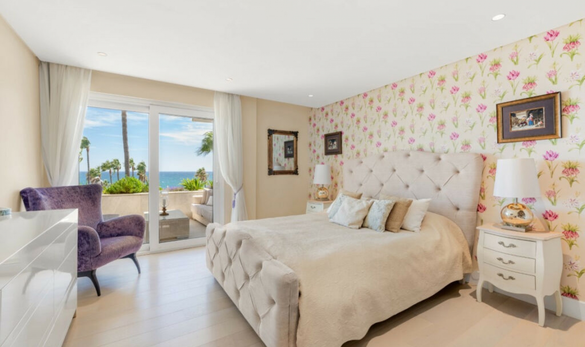 Resale - Apartment -
Puerto Banús