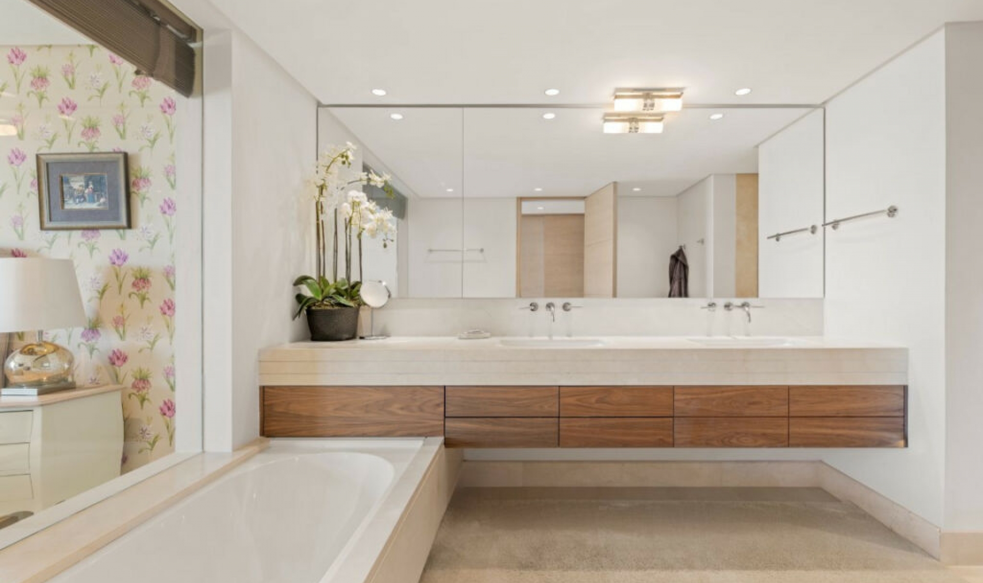 Resale - Apartment -
Puerto Banús