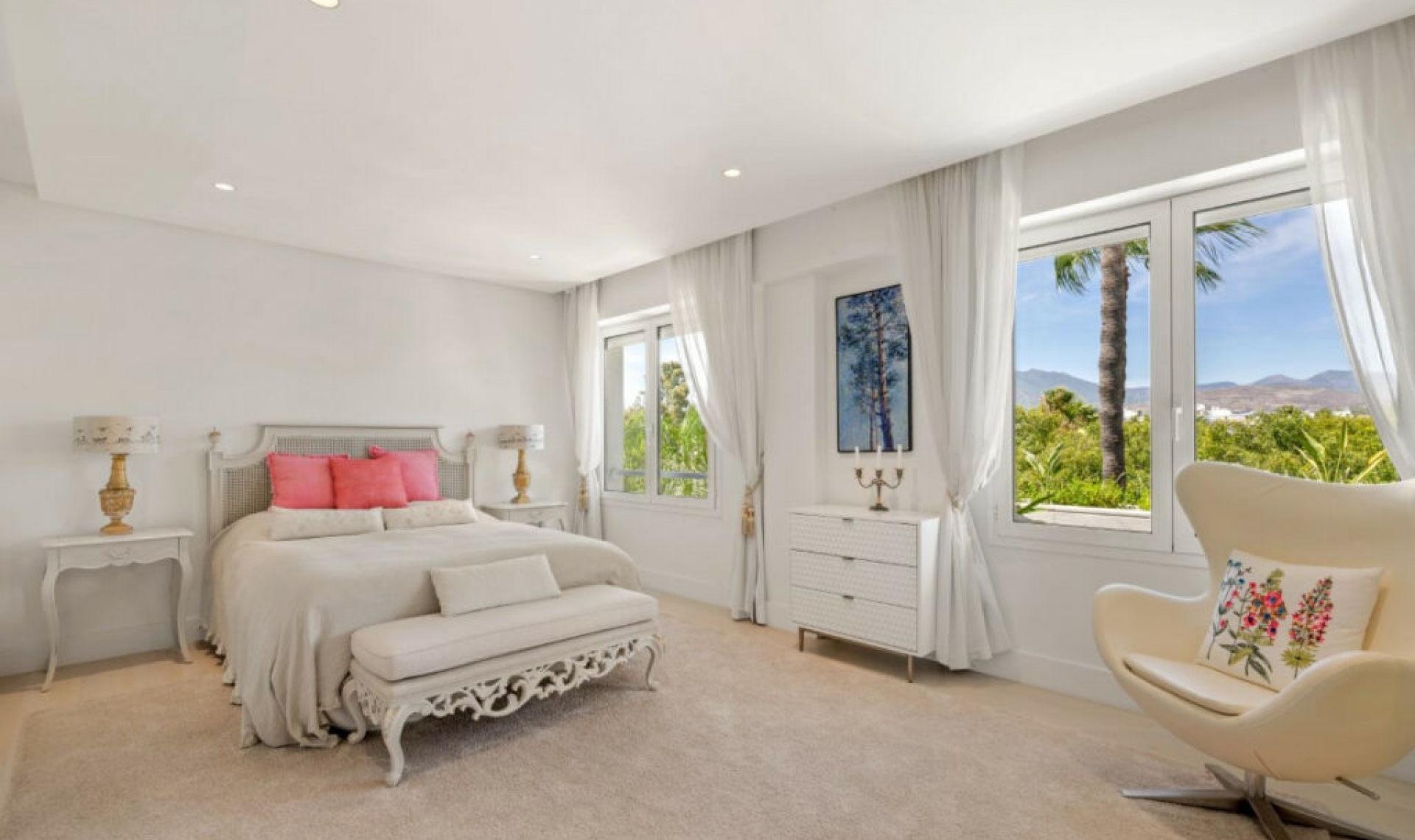 Resale - Apartment -
Puerto Banús