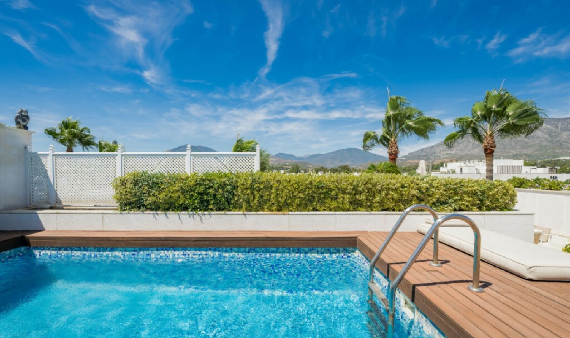 Resale - Apartment -
Puerto Banús