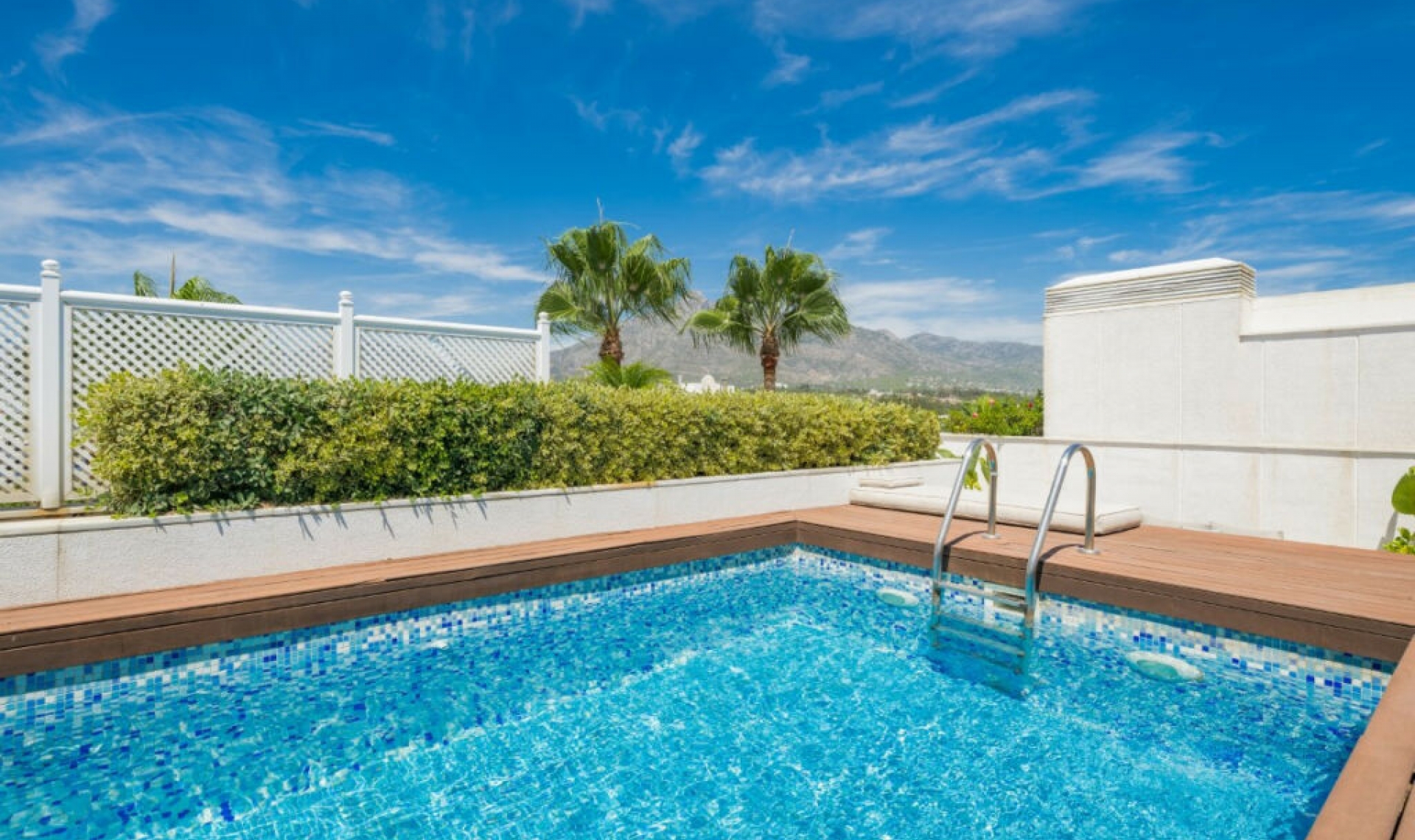 Resale - Apartment -
Puerto Banús