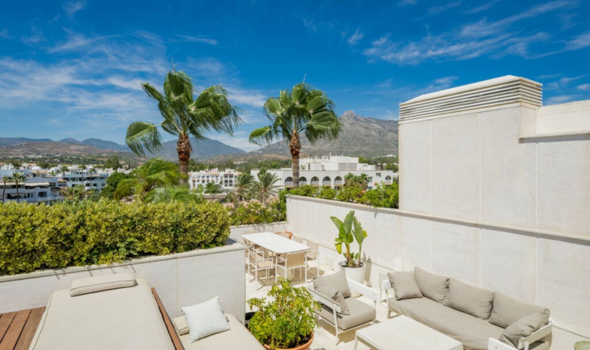 Resale - Apartment -
Puerto Banús