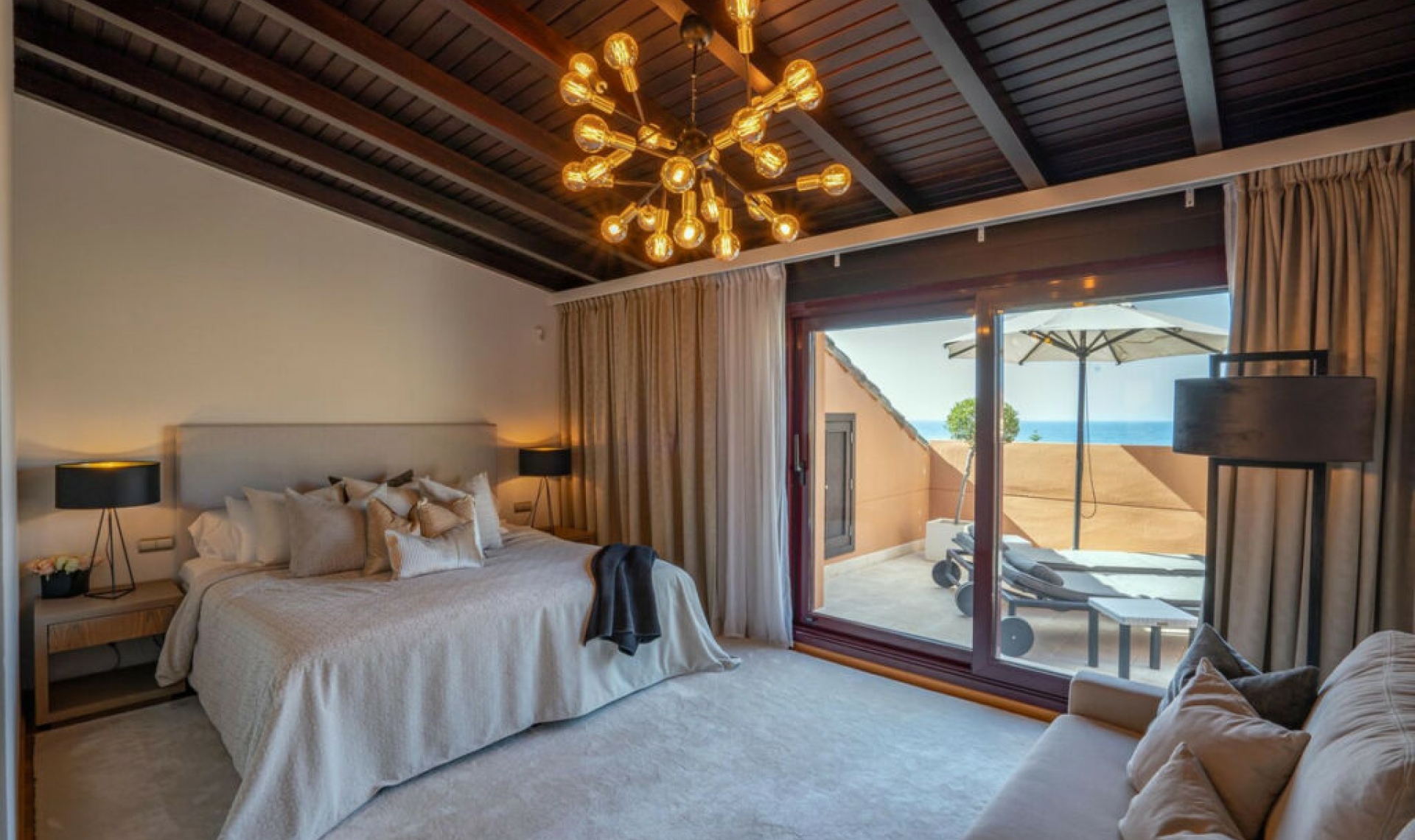 Resale - Apartment -
Puerto Banús