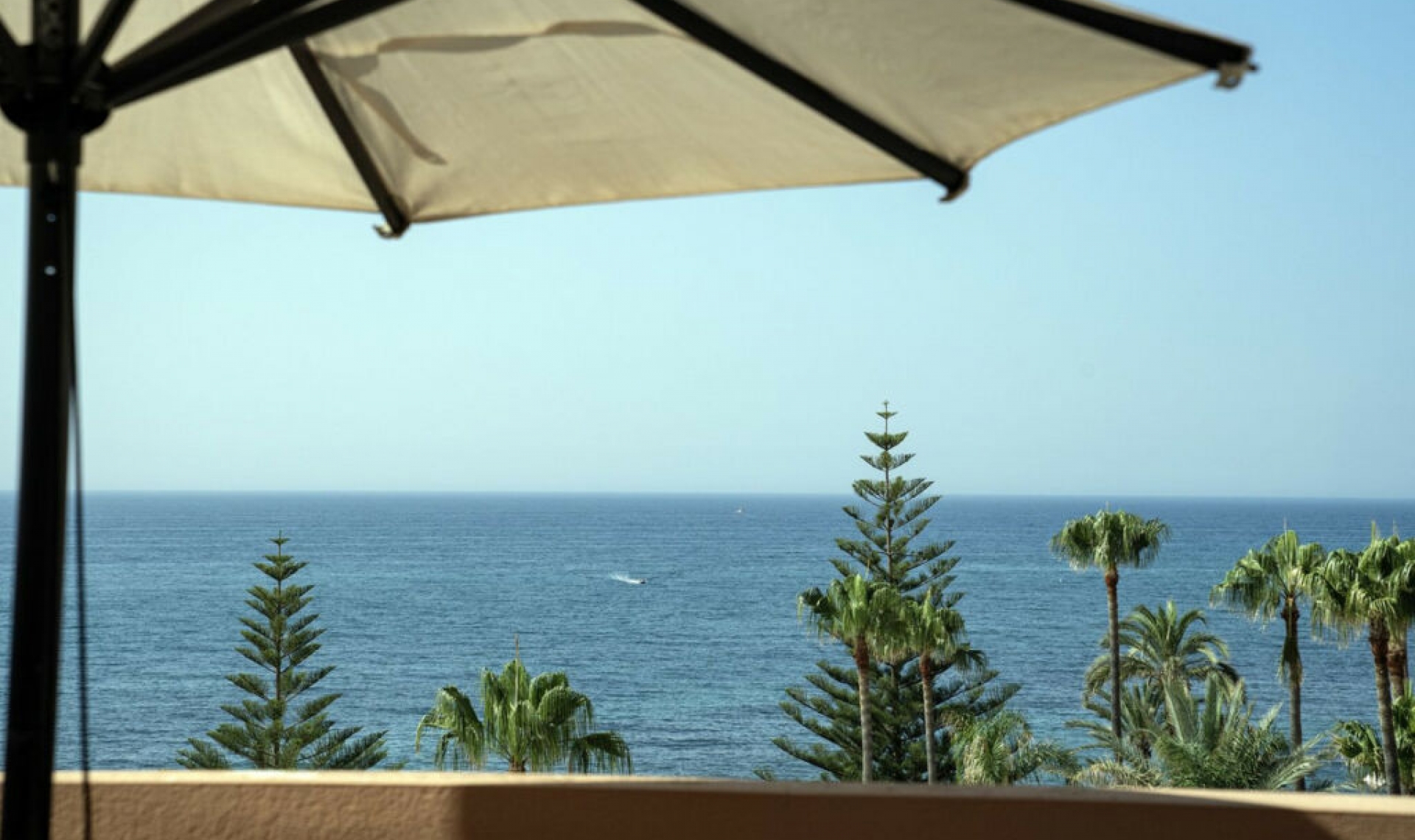 Resale - Apartment -
Puerto Banús