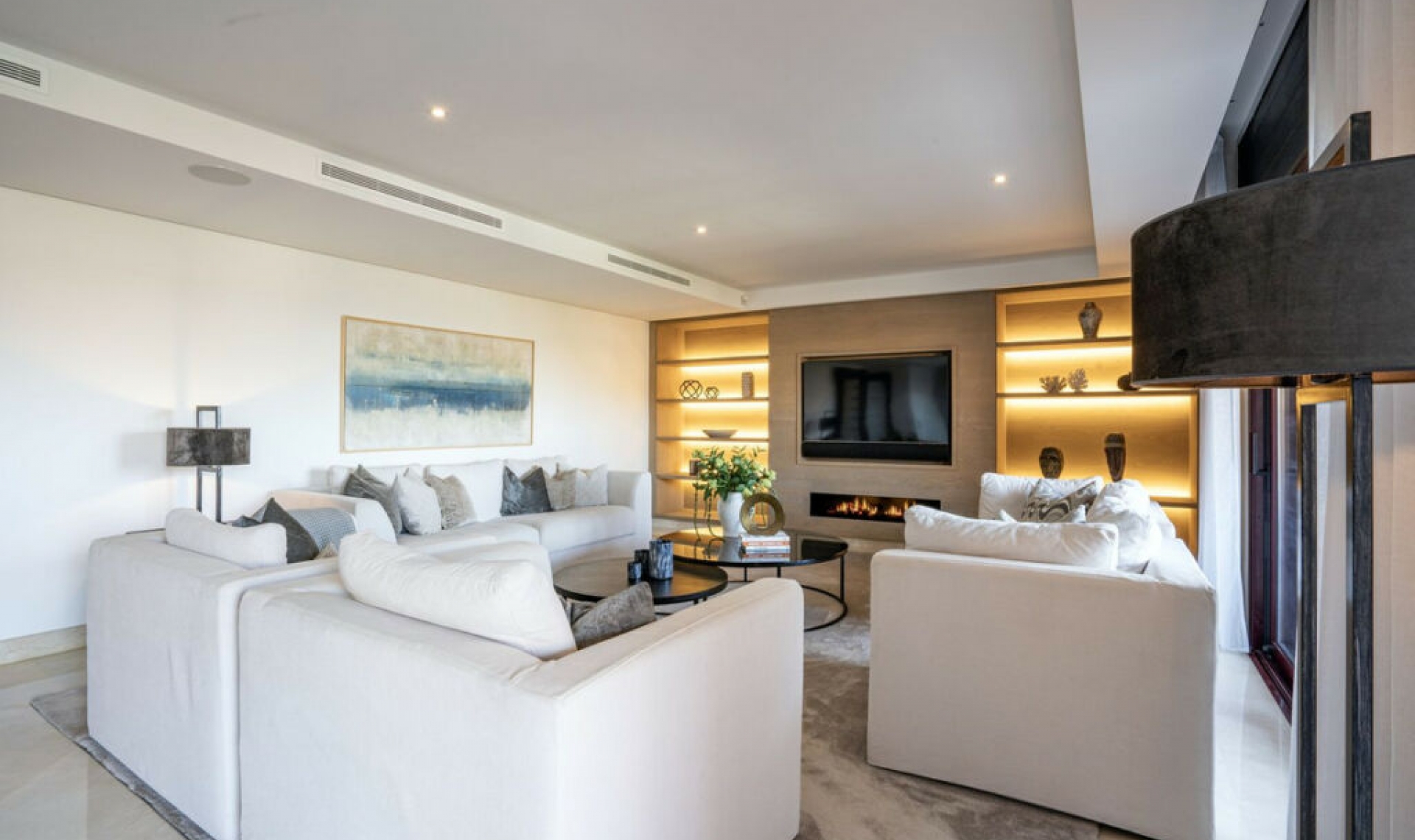 Resale - Apartment -
Puerto Banús