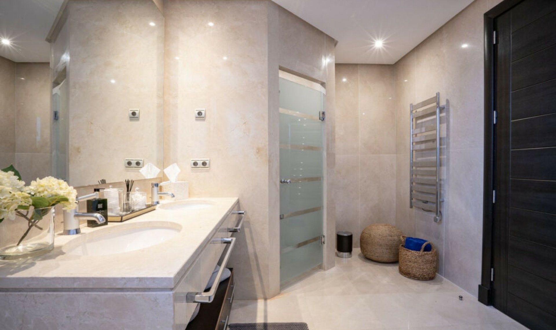 Resale - Apartment -
Puerto Banús