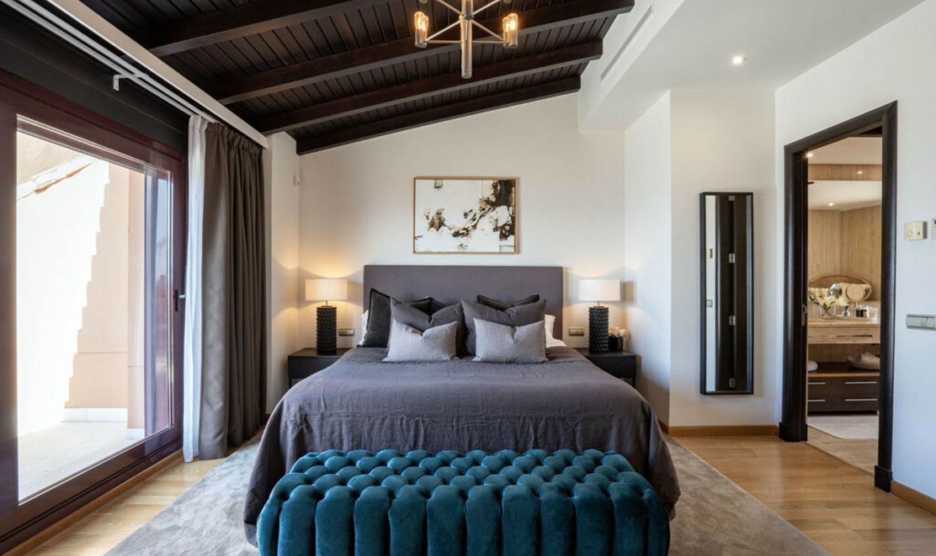 Resale - Apartment -
Puerto Banús