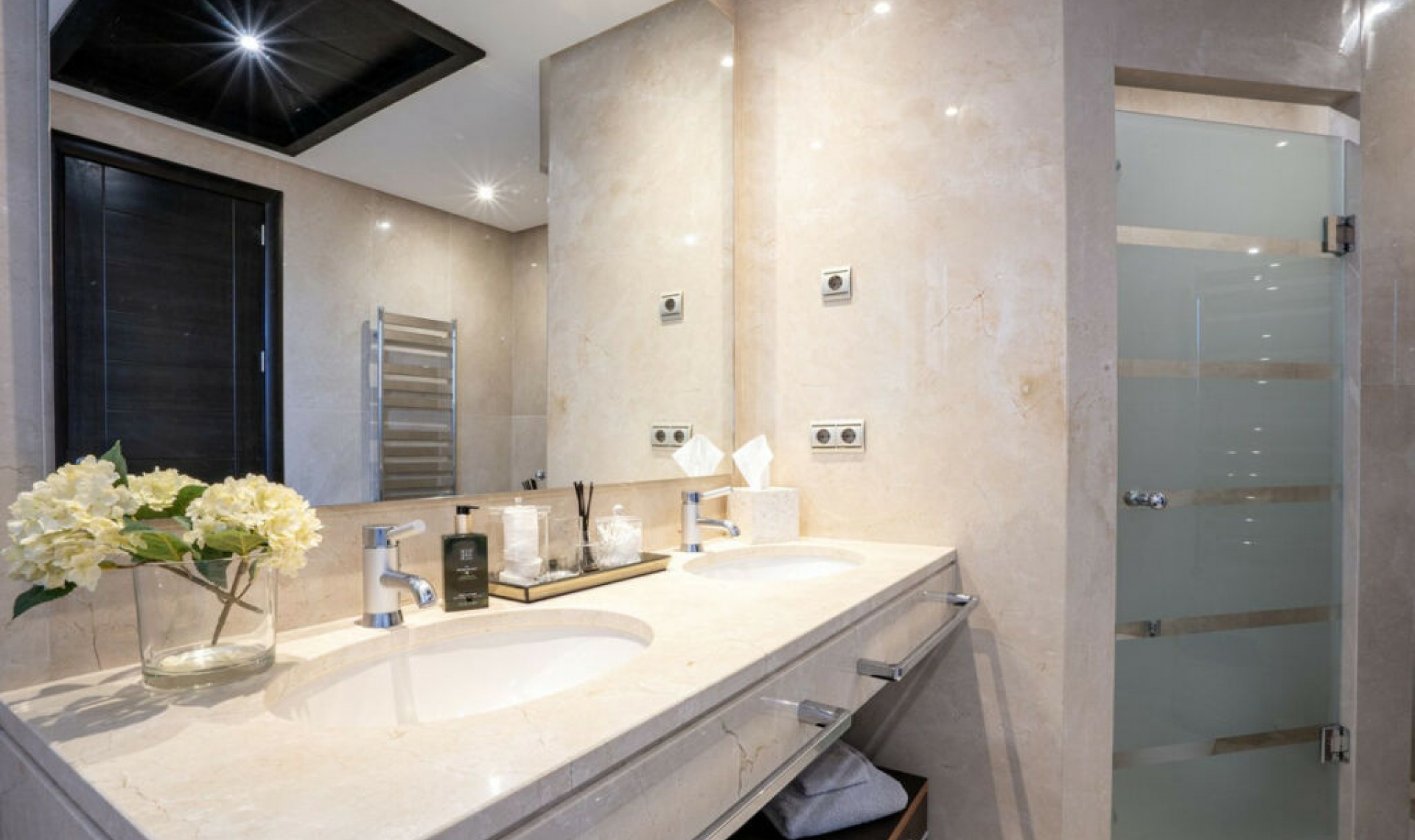 Resale - Apartment -
Puerto Banús