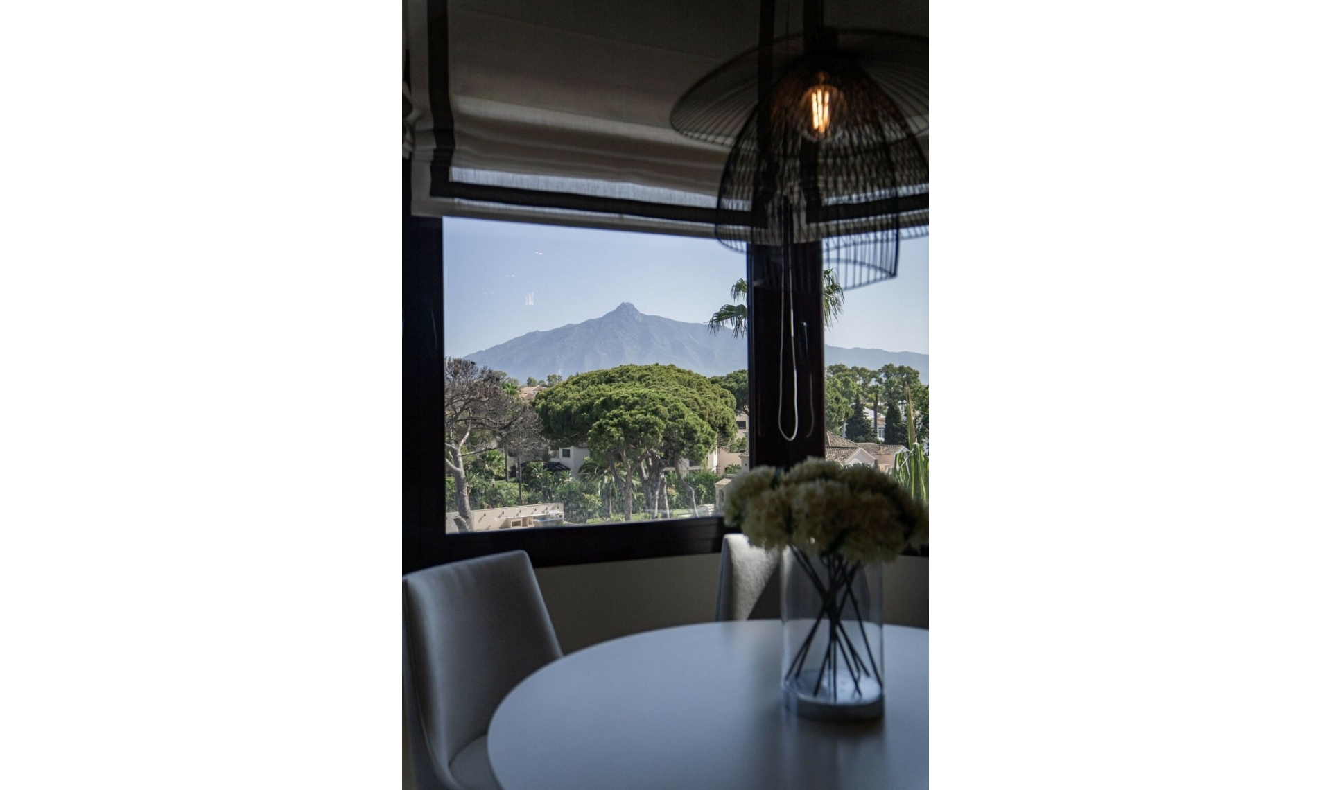 Resale - Apartment -
Puerto Banús