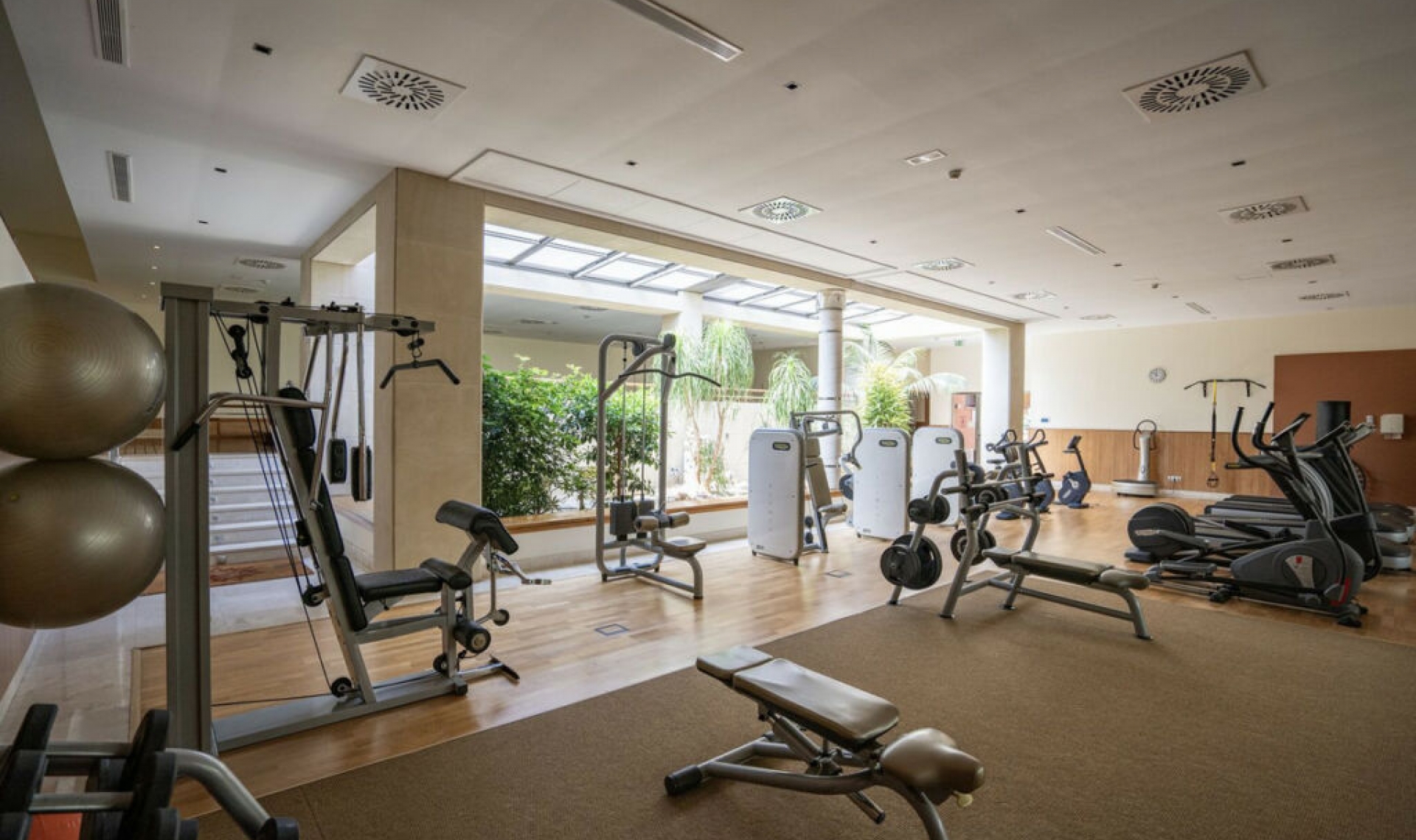 Resale - Apartment -
Puerto Banús