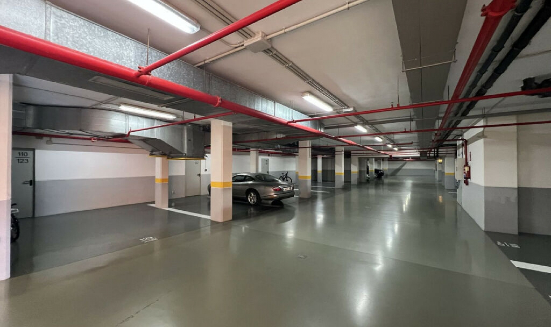 Resale - Apartment -
Puerto Banús