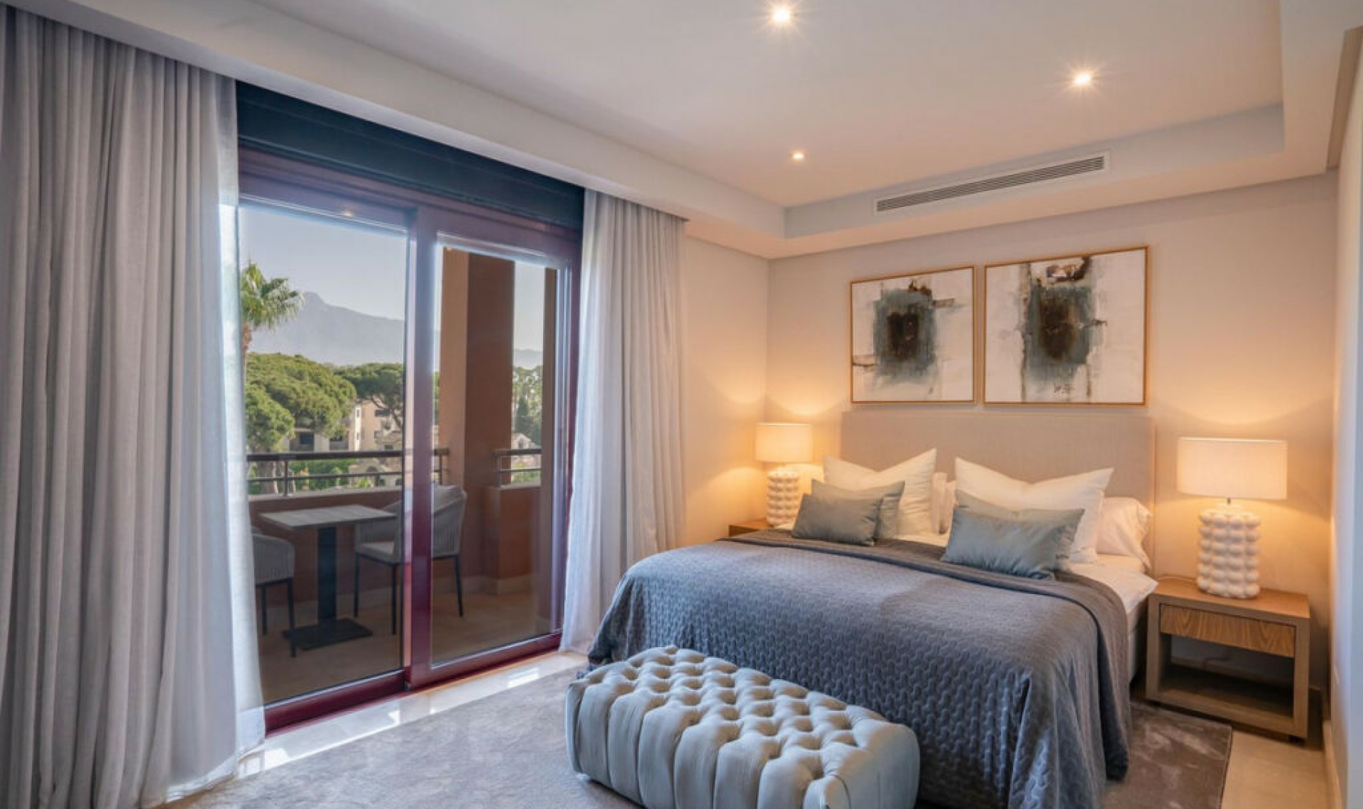 Resale - Apartment -
Puerto Banús