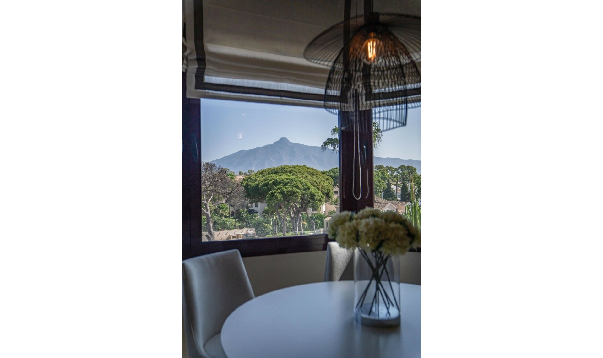 Resale - Apartment -
Puerto Banús